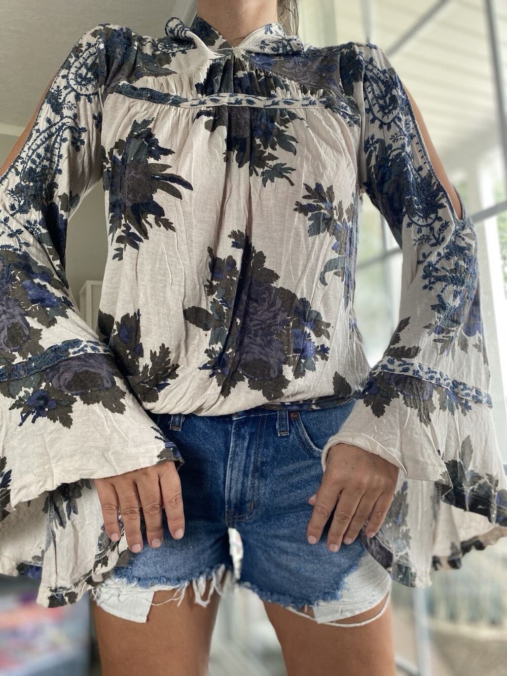 FREE PEOPLE Embroidered Floral Bell Sleeve Cold Shoulder Blouse Top M